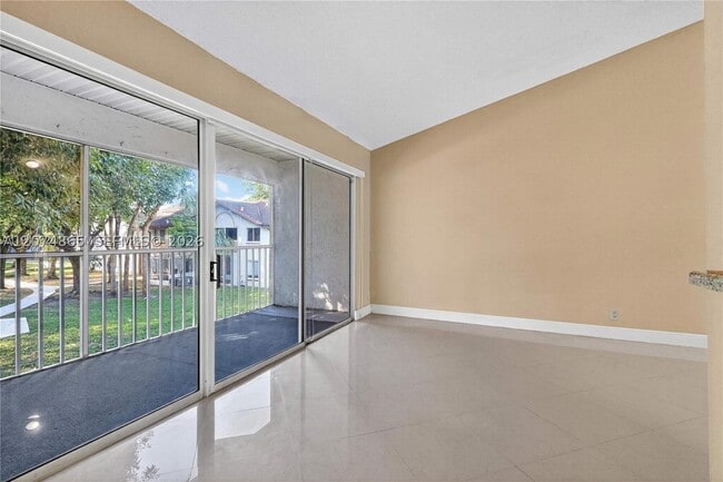 Building Photo - 9407 SW 138th Pl