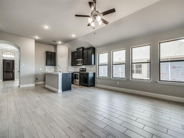 Building Photo - 512 Redbud Dr