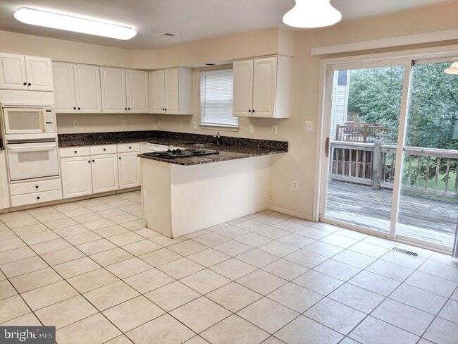 Building Photo - 6651 Kelsey Point Cir