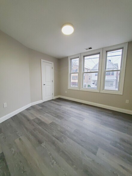 52 Greenville 1F - 50 Greenville Ave