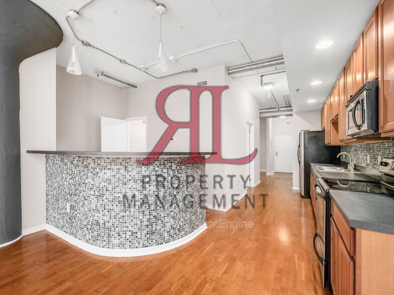 Building Photo - 221 N Front St