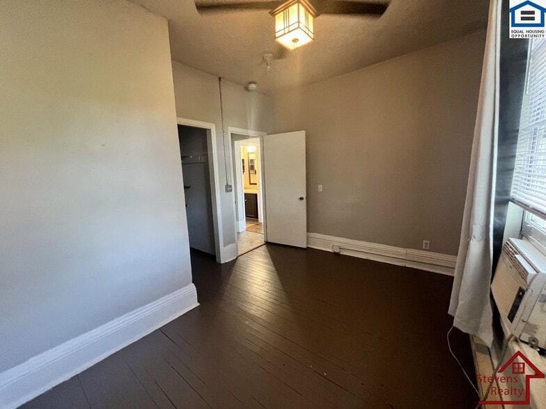 Building Photo - 938 Fort Wood St