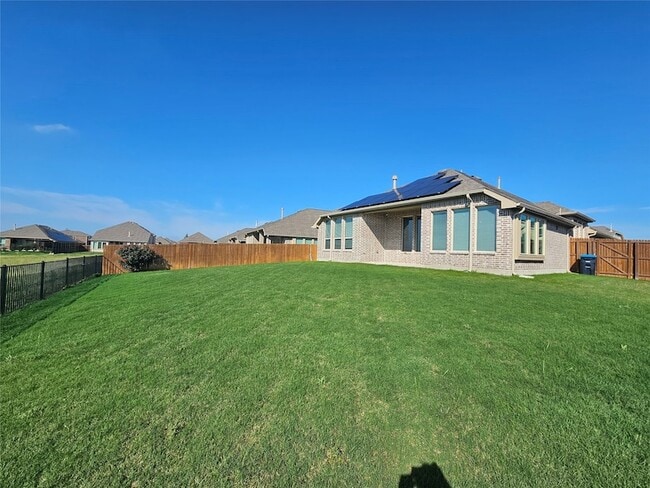 Building Photo - 14620 Little Water Dr