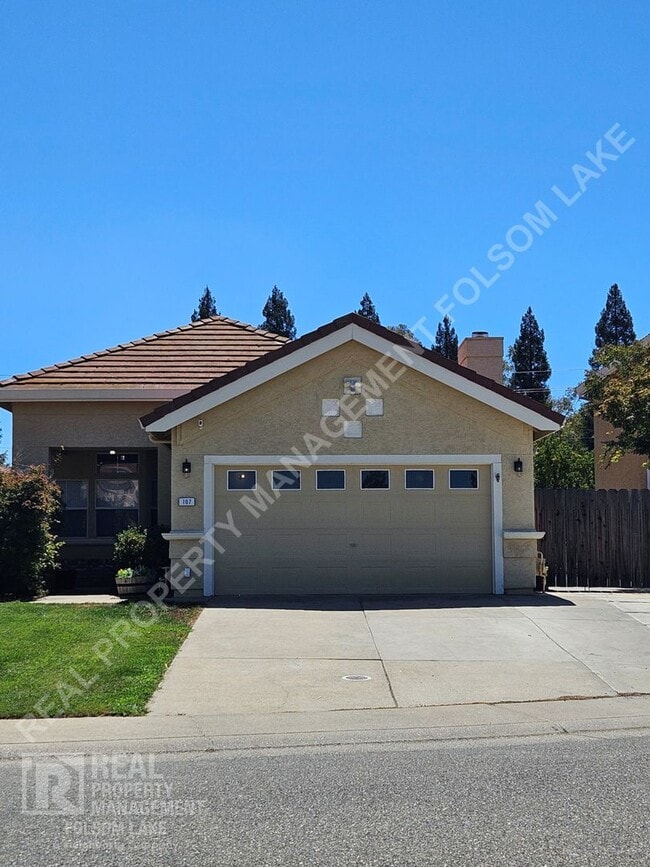 Building Photo - Well Maintained Folsom Home with RV Parkin...