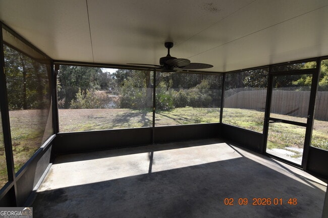 Building Photo - 348 Kristins Dr