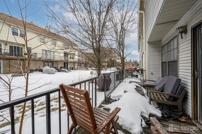 Building Photo - 57 Boston St