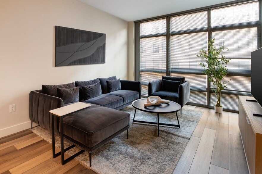 Building Photo - Flats 130 at Constitution Square