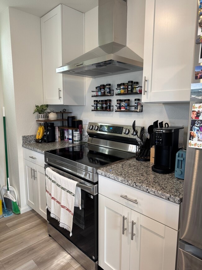 Building Photo - 10339 Vaughn Way