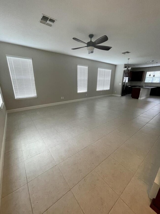 Building Photo - 15621 Honeybell Dr