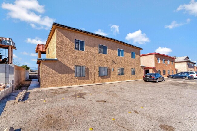 Building Photo - 2257 Exeter Dr