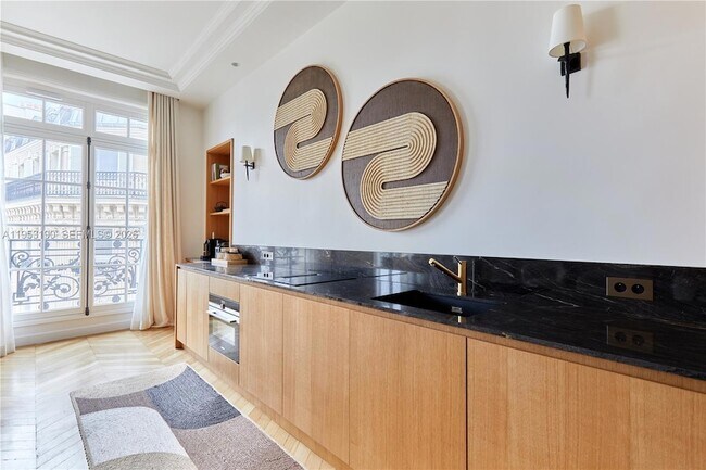 Building Photo - 11 Rue St