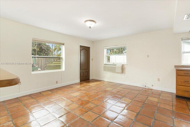 Building Photo - 4421 SW 73rd Terrace