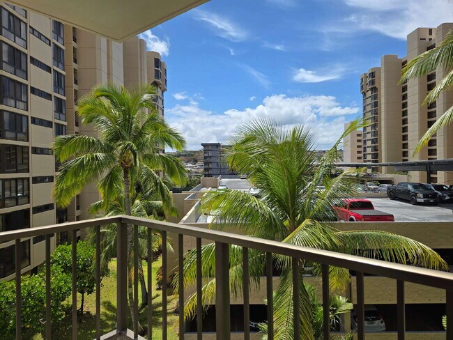 Building Photo - Renovated Furnished Studio in Salt Lake near Airport