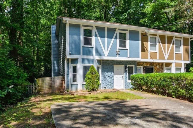 Building Photo - 4544 Coopers Creek Pl SE