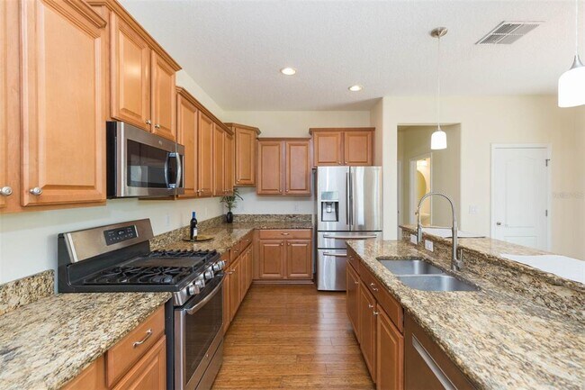 Building Photo - 20101 Oakflower Ave