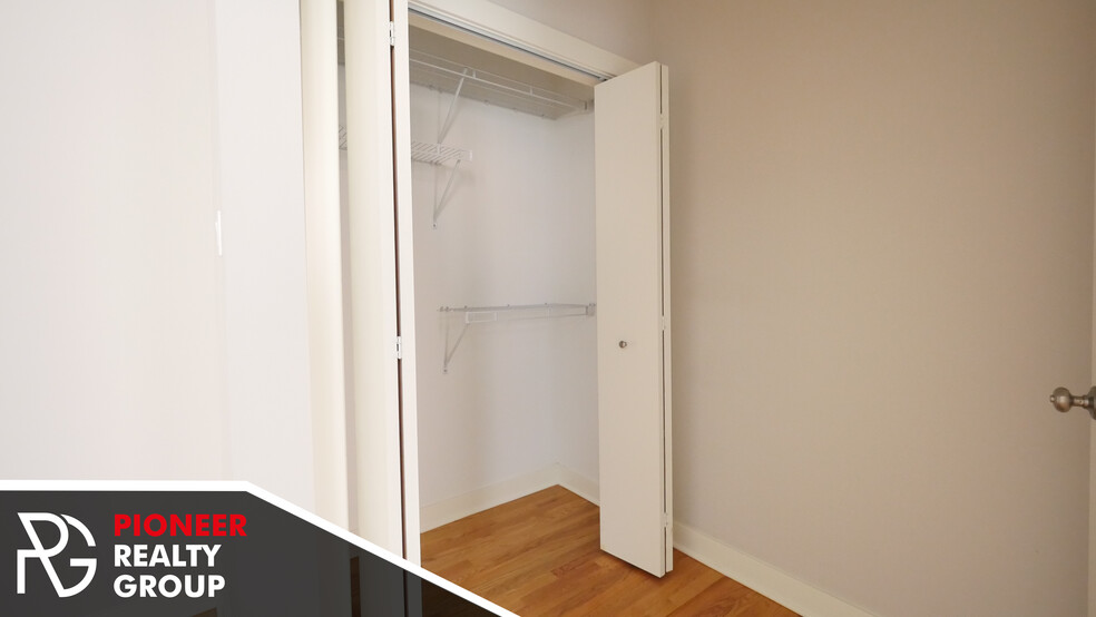 Building Photo - 2423 N Kedzie Blvd