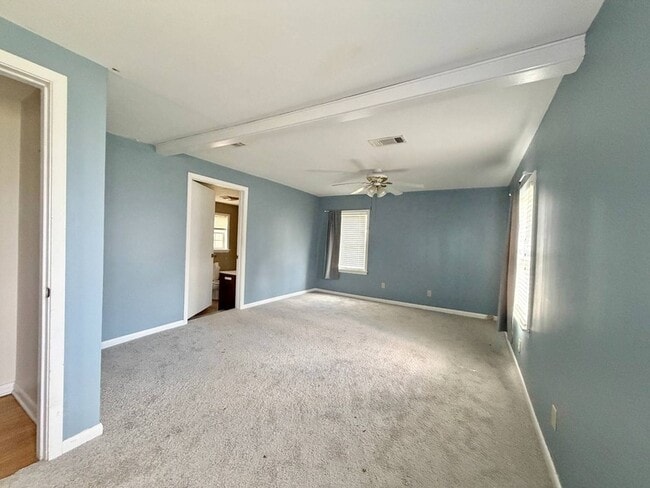 Building Photo - 218 North St