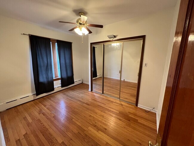 Building Photo - 3359 N Laramie Ave