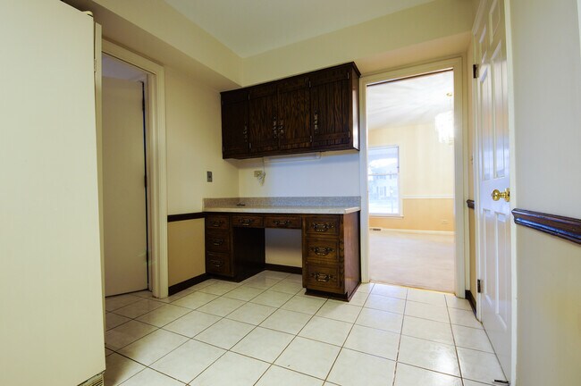 Building Photo - 3619 Bernay Dr