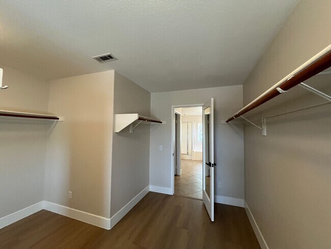 Building Photo - Spacious 5 Bedroom/3 Bath Home in Eastvale.