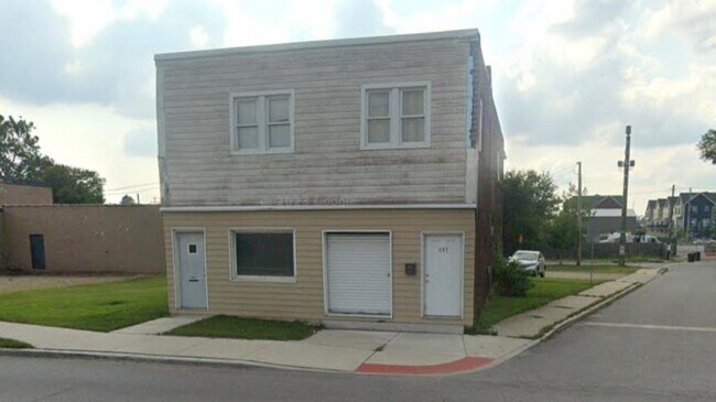 Building Photo - 407 S Eddy St