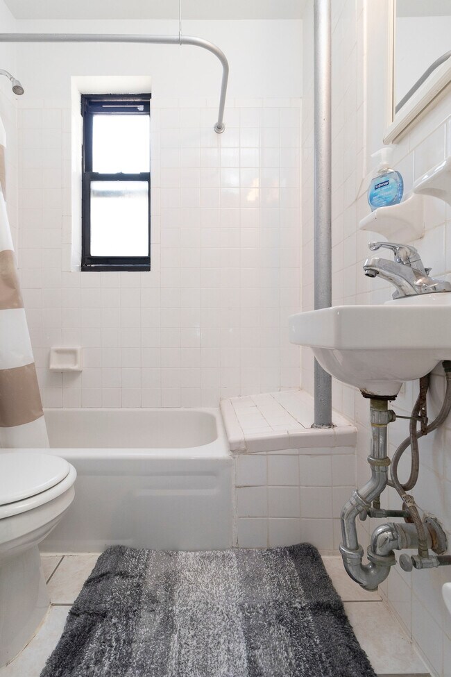 Building Photo - 1789 1st Ave