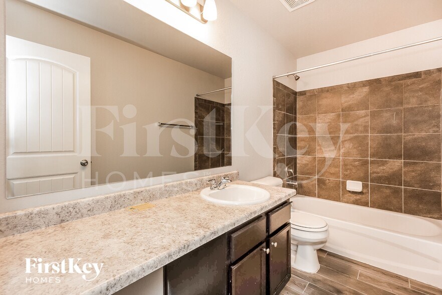 Building Photo - 8517 Admiral Way