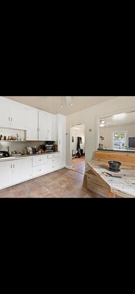 Building Photo - 1732 S 14th St W