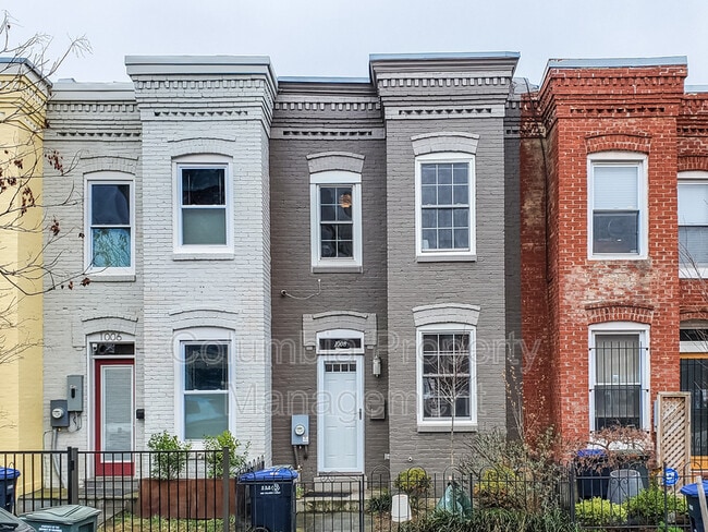 Primary Photo - 1008 W St NW