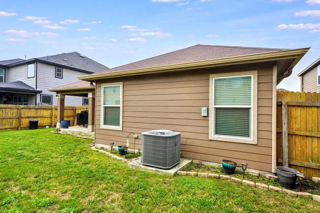 Building Photo - Charming 3-Bedroom Home in Meadows of Copp...