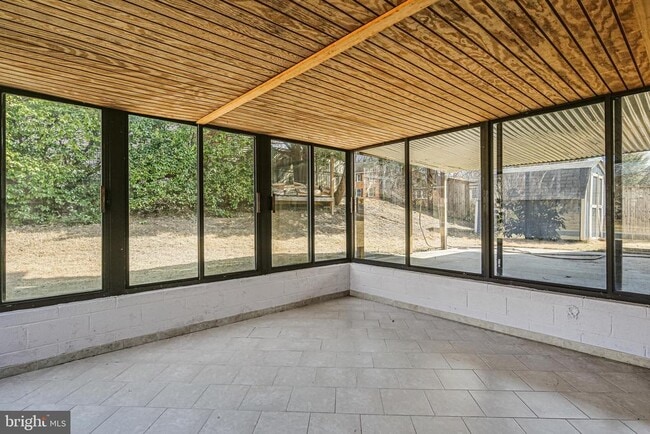 Building Photo - 510 Retford Dr