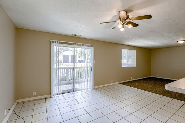 Building Photo - **$500 Move In Credit - SHORT TERM LEASE O...