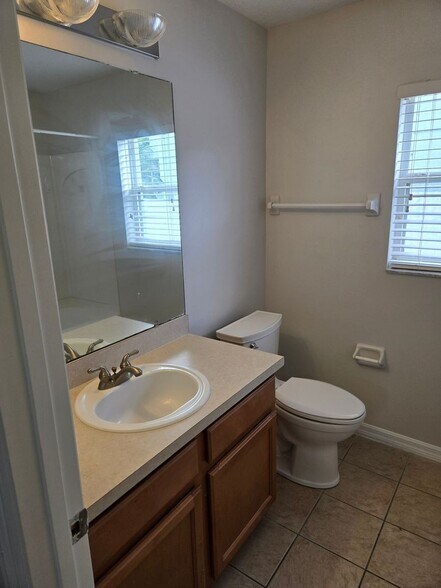Building Photo - 136 Bella Rosa Cir
