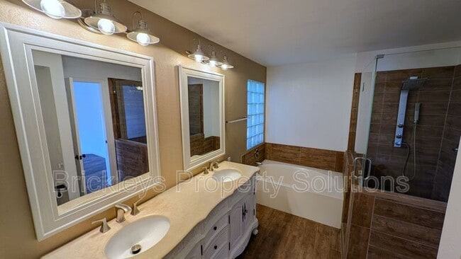 Building Photo - 2363 W Hemlock Ct