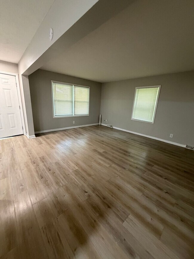 Building Photo - a newly updated single-family home located in a nice neighborhood of Indianapolis.