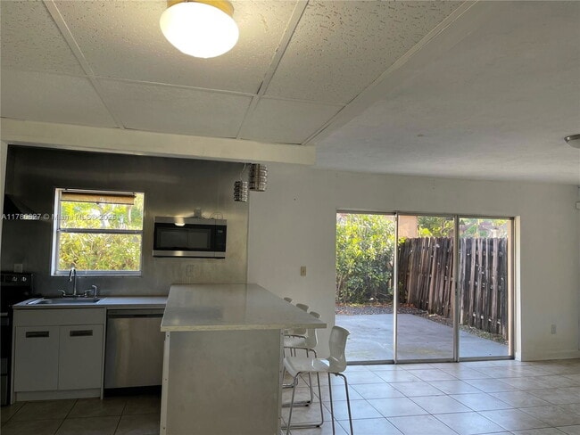 Building Photo - 7132 NW 169th St