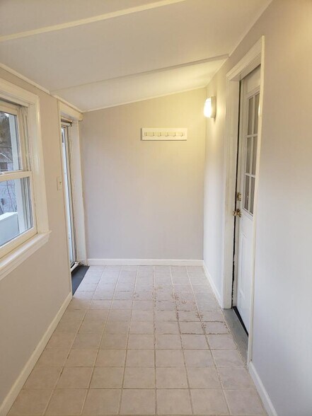 Building Photo - 508 Stafford Rd