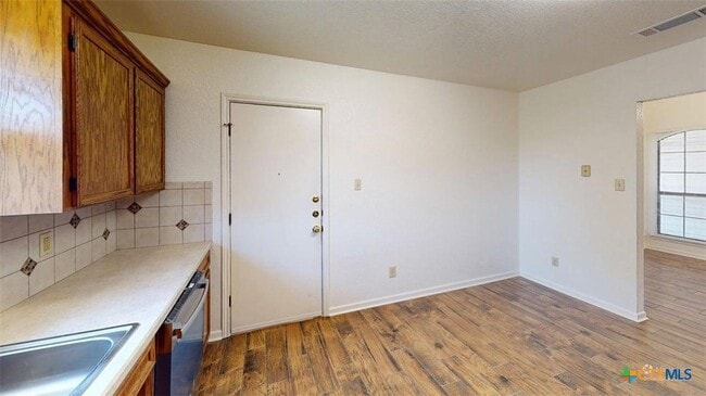 Building Photo - 1801 Thomas Ct