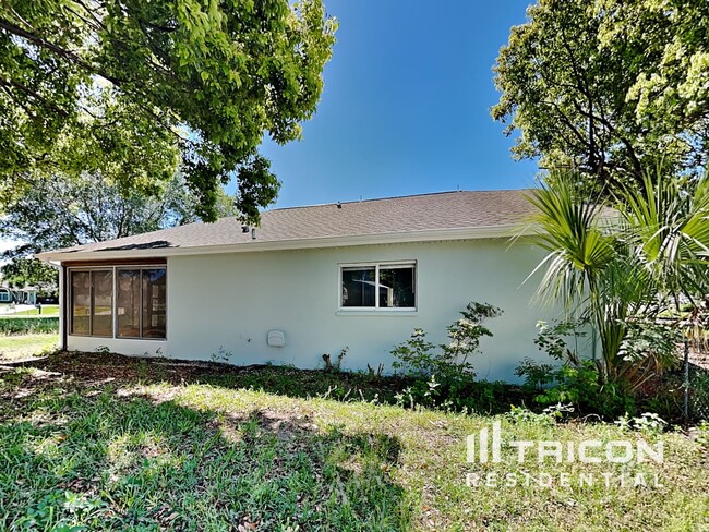Building Photo - 4369 Montano Ave