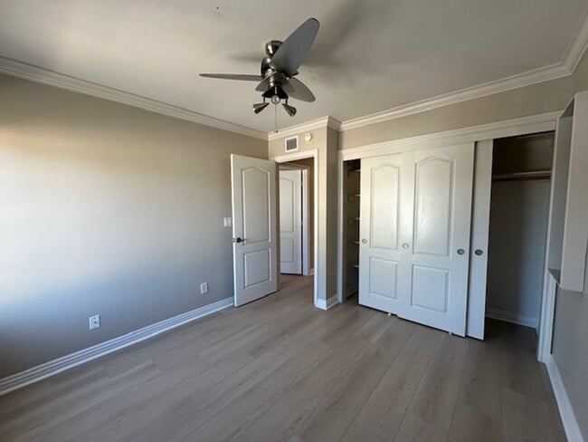 Building Photo - Stunning Newbury Park Home in model condit...
