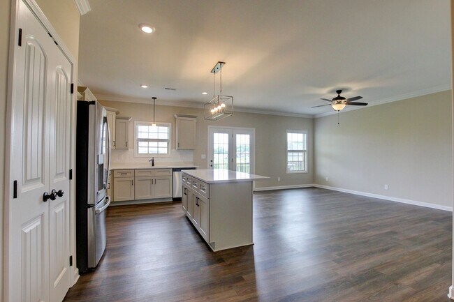 Building Photo - 2547 Rafiki Dr