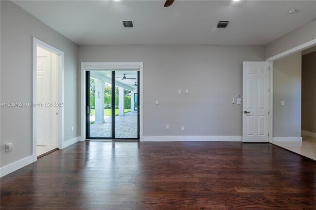 Building Photo - 6090 SW 116th St