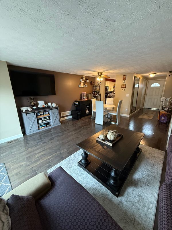 Building Photo - 443 Lockhaven Ct