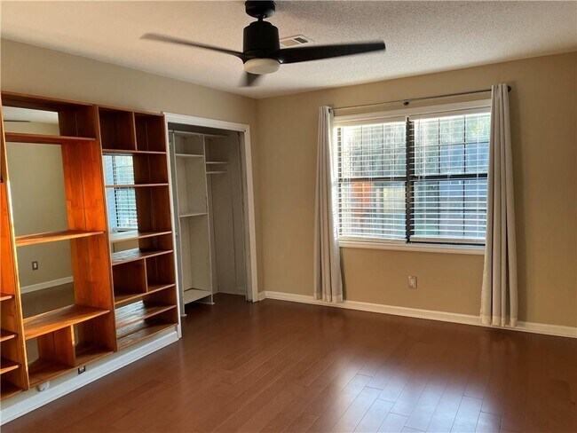 Building Photo - 8020 Sand Wedge Cir