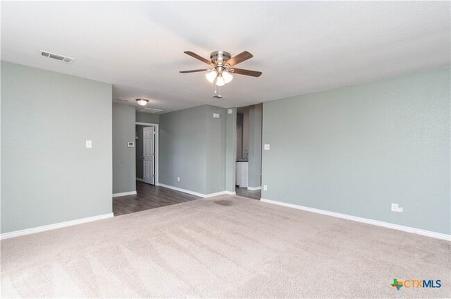 Building Photo - 2001 Matt Dr