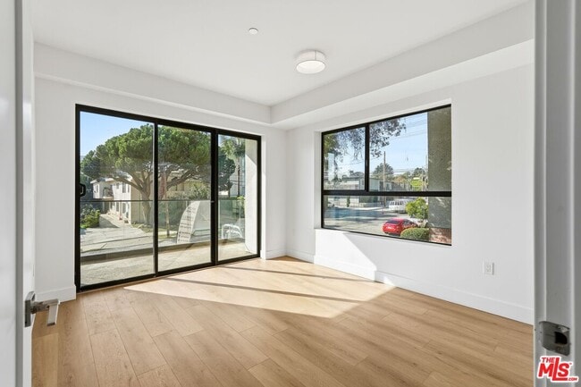 Building Photo - 1822 Overland Ave