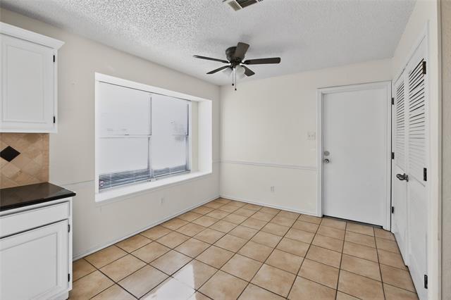 Building Photo - 1302 Silver Maple Dr