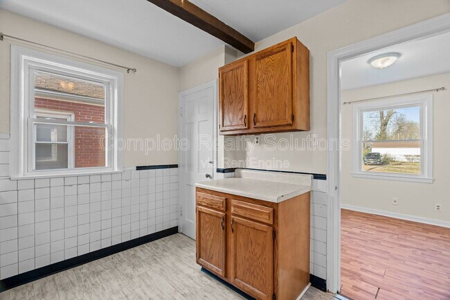 Building Photo - 1258 Grant Dr