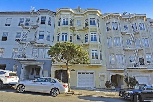 Building Photo - 1237 Chestnut St