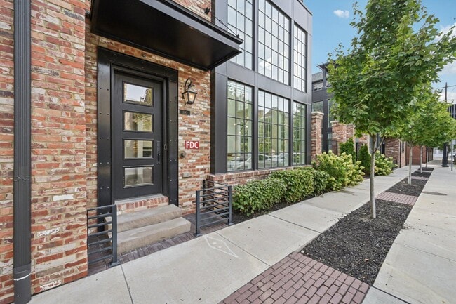 Building Photo - 100 Normandy Ave